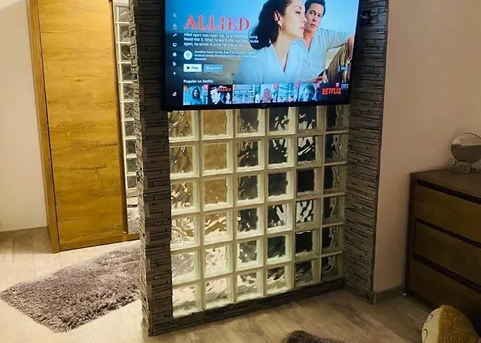 Lovely 1 Bedroom Flat In A 2 Ground Floor House